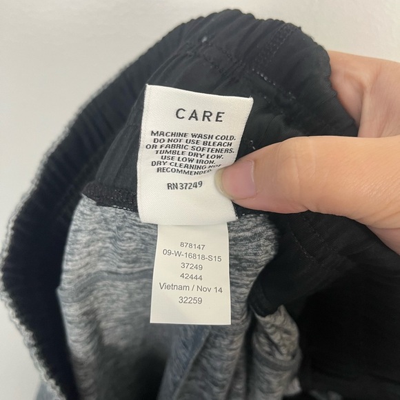 New REI women’s tech pants Heather grey size small - Picture 5 of 5